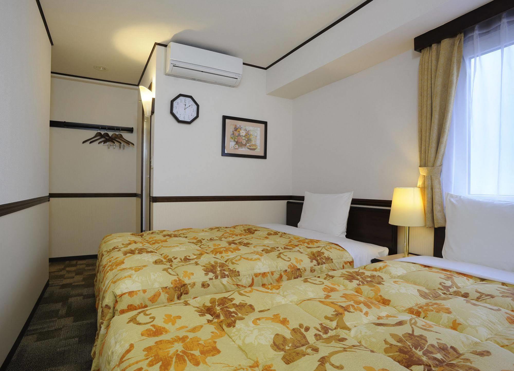 Toyoko Inn Aizuwakamatsu Ekimae Extérieur photo